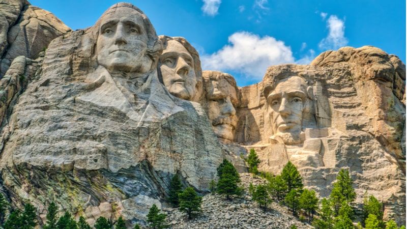 Exploring the World's Architectural Marvels: From Ancient to Modern